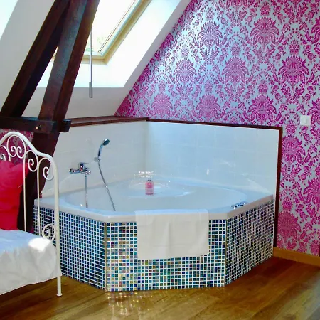 Vila Chateau De La Vallee, Normandy *